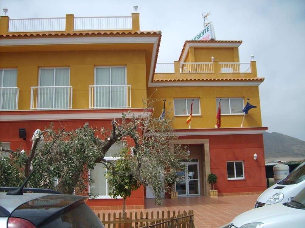 Venta De Tebar Hotel Aguilas Exterior photo